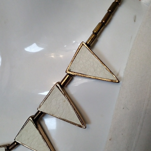 9 White Triangle Woman Necklace - Picture 6 of 6